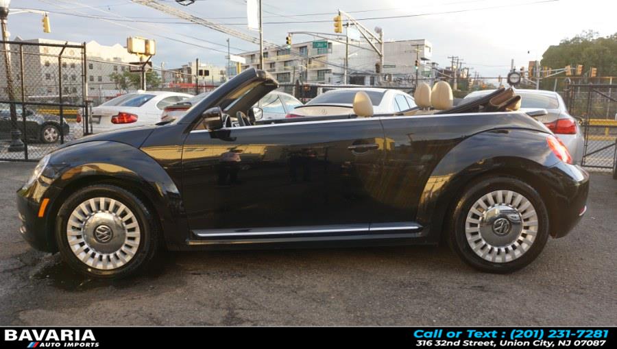 2013 Volkswagen Beetle Convertible 2.5L photo 2