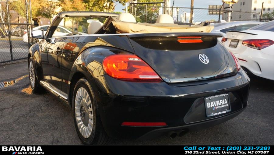 2013 Volkswagen Beetle Convertible 2.5L photo 3