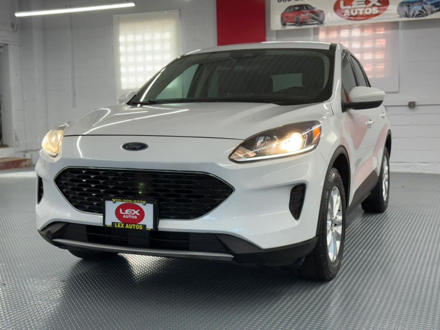 2020 Ford Escape SE photo 2