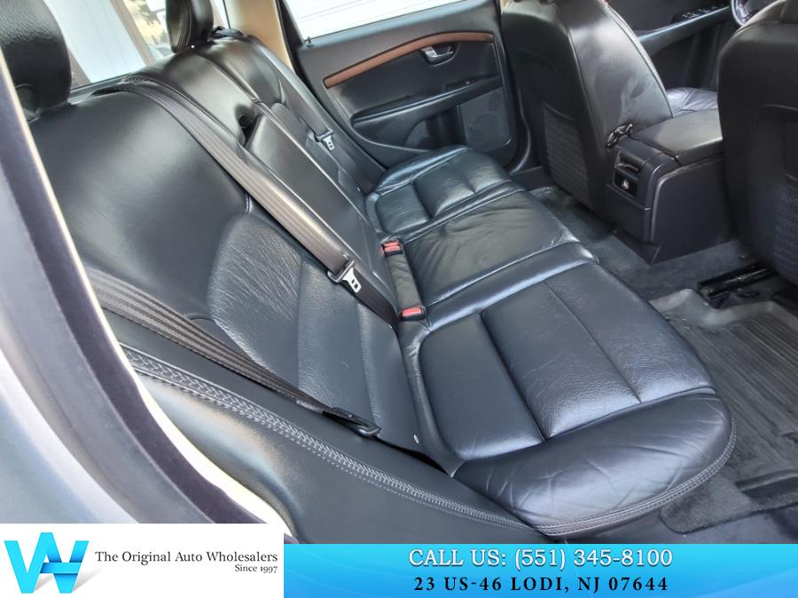 2009 Volvo XC70 4dr Wgn 3.2L w/Sunroof, available for sale in Lodi, New Jersey | AW Auto & Truck Wholesalers, Inc. Lodi, New Jersey 2009 Volvo XC70 4dr Wgn 3.2L w/Sunroof, available for sale in Lodi, New Jersey | AW Auto & Truck Wholesalers, Inc. Lodi, New Jersey