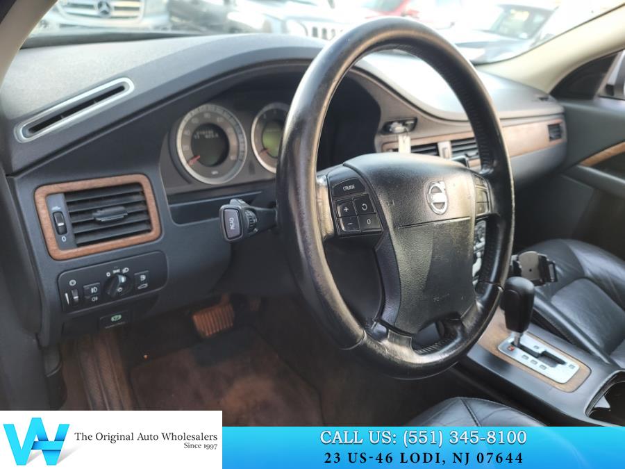 2009 Volvo XC70 4dr Wgn 3.2L w/Sunroof, available for sale in Lodi, New Jersey | AW Auto & Truck Wholesalers, Inc. Lodi, New Jersey 2009 Volvo XC70 4dr Wgn 3.2L w/Sunroof, available for sale in Lodi, New Jersey | AW Auto & Truck Wholesalers, Inc. Lodi, New Jersey