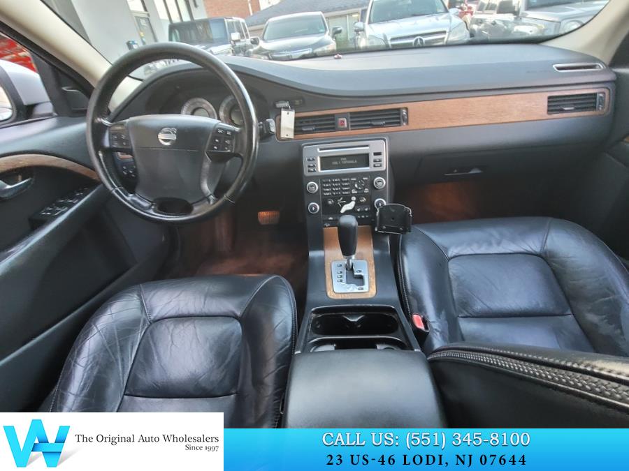 2009 Volvo XC70 4dr Wgn 3.2L w/Sunroof, available for sale in Lodi, New Jersey | AW Auto & Truck Wholesalers, Inc. Lodi, New Jersey 2009 Volvo XC70 4dr Wgn 3.2L w/Sunroof, available for sale in Lodi, New Jersey | AW Auto & Truck Wholesalers, Inc. Lodi, New Jersey