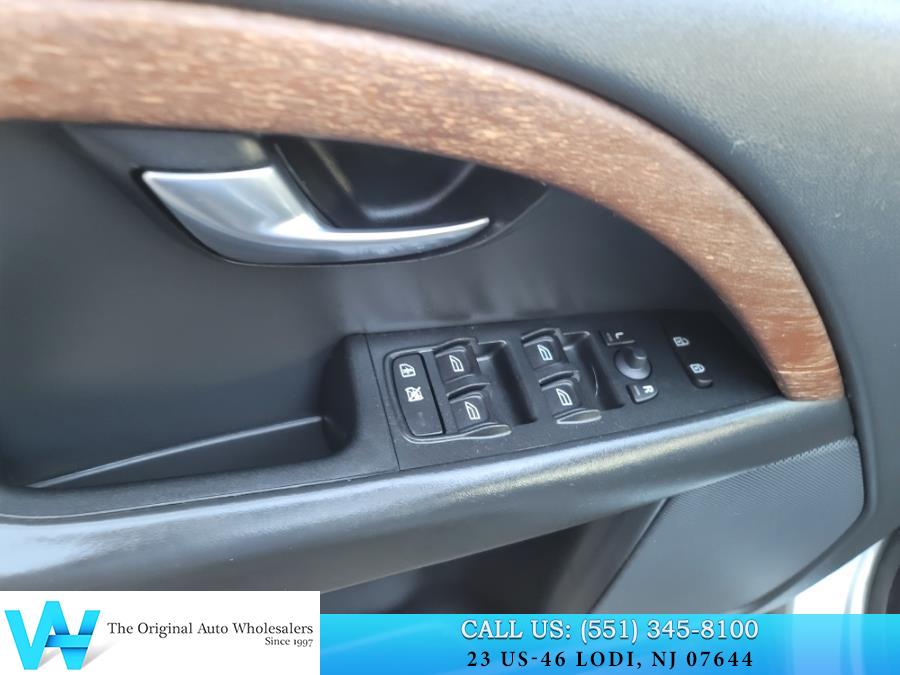 2009 Volvo XC70 4dr Wgn 3.2L w/Sunroof, available for sale in Lodi, New Jersey | AW Auto & Truck Wholesalers, Inc. Lodi, New Jersey 2009 Volvo XC70 4dr Wgn 3.2L w/Sunroof, available for sale in Lodi, New Jersey | AW Auto & Truck Wholesalers, Inc. Lodi, New Jersey