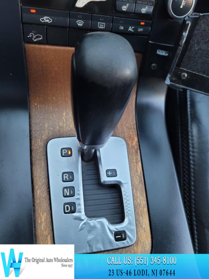 2009 Volvo XC70 4dr Wgn 3.2L w/Sunroof, available for sale in Lodi, New Jersey | AW Auto & Truck Wholesalers, Inc. Lodi, New Jersey 2009 Volvo XC70 4dr Wgn 3.2L w/Sunroof, available for sale in Lodi, New Jersey | AW Auto & Truck Wholesalers, Inc. Lodi, New Jersey