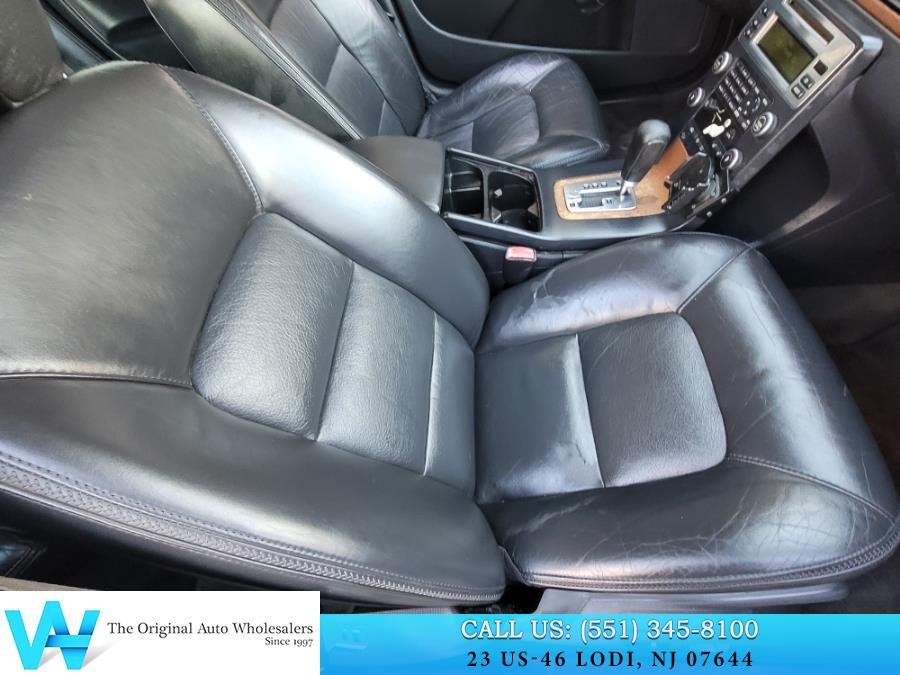 2009 Volvo XC70 4dr Wgn 3.2L w/Sunroof, available for sale in Lodi, New Jersey | AW Auto & Truck Wholesalers, Inc. Lodi, New Jersey 2009 Volvo XC70 4dr Wgn 3.2L w/Sunroof, available for sale in Lodi, New Jersey | AW Auto & Truck Wholesalers, Inc. Lodi, New Jersey