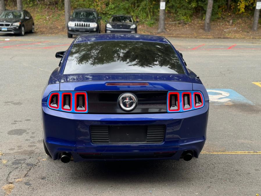 2014 Ford Mustang V6 photo 3