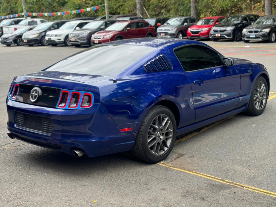 2014 Ford Mustang V6 photo 2