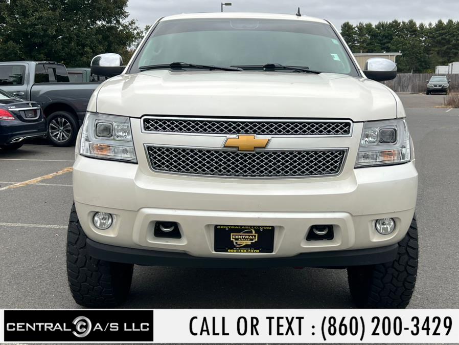 2011 Chevrolet Suburban 1500 LTZ photo 2