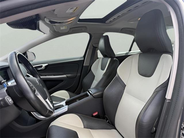 2017 Volvo S60 Cross Country T5, available for sale in Stratford, Connecticut | Wiz Leasing Inc. Stratford, Connecticut 2017 Volvo S60 Cross Country T5, available for sale in Stratford, Connecticut | Wiz Leasing Inc. Stratford, Connecticut