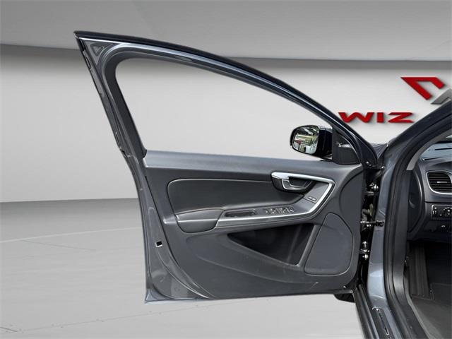 2017 Volvo S60 Cross Country T5, available for sale in Stratford, Connecticut | Wiz Leasing Inc. Stratford, Connecticut 2017 Volvo S60 Cross Country T5, available for sale in Stratford, Connecticut | Wiz Leasing Inc. Stratford, Connecticut