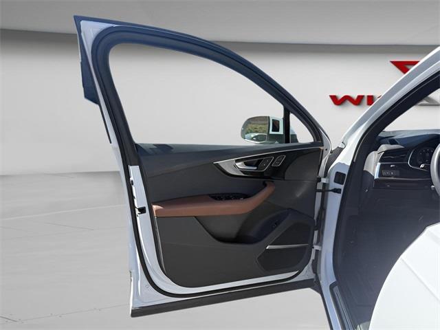 2021 Audi Q7 55 Premium Plus, available for sale in Stratford, Connecticut | Wiz Leasing Inc. Stratford, Connecticut 2021 Audi Q7 55 Premium Plus, available for sale in Stratford, Connecticut | Wiz Leasing Inc. Stratford, Connecticut
