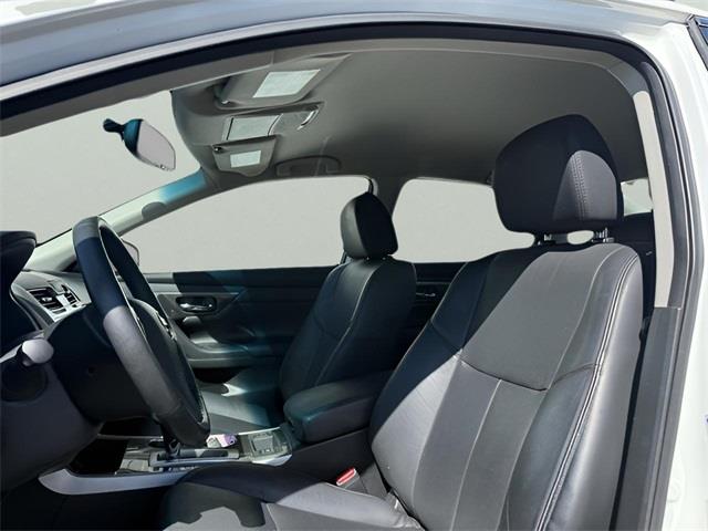 2015 Nissan Altima 2.5 SL, available for sale in Stratford, Connecticut | Wiz Leasing Inc. Stratford, Connecticut 2015 Nissan Altima 2.5 SL, available for sale in Stratford, Connecticut | Wiz Leasing Inc. Stratford, Connecticut