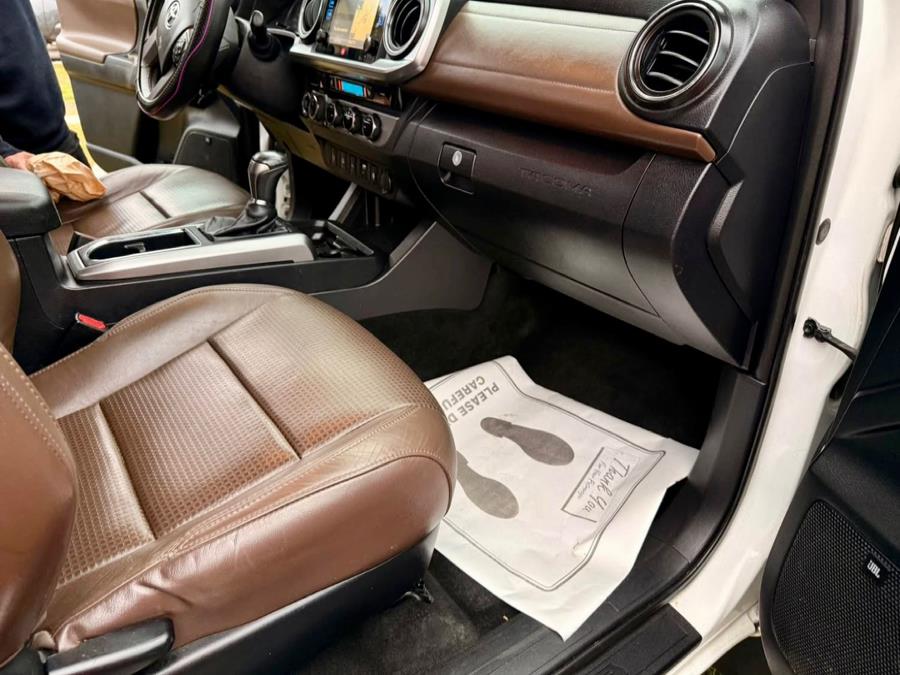 2016 Toyota Tacoma 4WD Double Cab V6 AT Limited (Natl), available for sale in Shelton, Connecticut | Center Motorsports LLC. Shelton, Connecticut 2016 Toyota Tacoma 4WD Double Cab V6 AT Limited (Natl), available for sale in Shelton, Connecticut | Center Motorsports LLC. Shelton, Connecticut