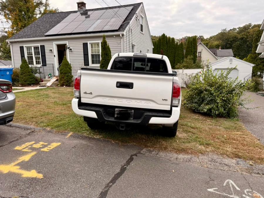 2016 Toyota Tacoma 4WD Double Cab V6 AT Limited (Natl), available for sale in Shelton, Connecticut | Center Motorsports LLC. Shelton, Connecticut 2016 Toyota Tacoma 4WD Double Cab V6 AT Limited (Natl), available for sale in Shelton, Connecticut | Center Motorsports LLC. Shelton, Connecticut