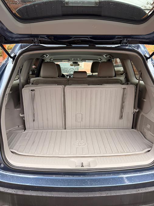 2018 Toyota Highlander LE V6 AWD (Natl), available for sale in Shelton, Connecticut | Center Motorsports LLC. Shelton, Connecticut 2018 Toyota Highlander LE V6 AWD (Natl), available for sale in Shelton, Connecticut | Center Motorsports LLC. Shelton, Connecticut