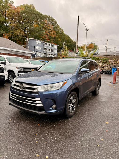 2018 Toyota Highlander LE V6 AWD (Natl), available for sale in Shelton, Connecticut | Center Motorsports LLC. Shelton, Connecticut 2018 Toyota Highlander LE V6 AWD (Natl), available for sale in Shelton, Connecticut | Center Motorsports LLC. Shelton, Connecticut