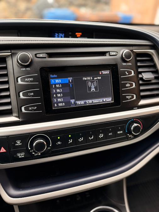 2018 Toyota Highlander LE V6 AWD (Natl), available for sale in Shelton, Connecticut | Center Motorsports LLC. Shelton, Connecticut 2018 Toyota Highlander LE V6 AWD (Natl), available for sale in Shelton, Connecticut | Center Motorsports LLC. Shelton, Connecticut