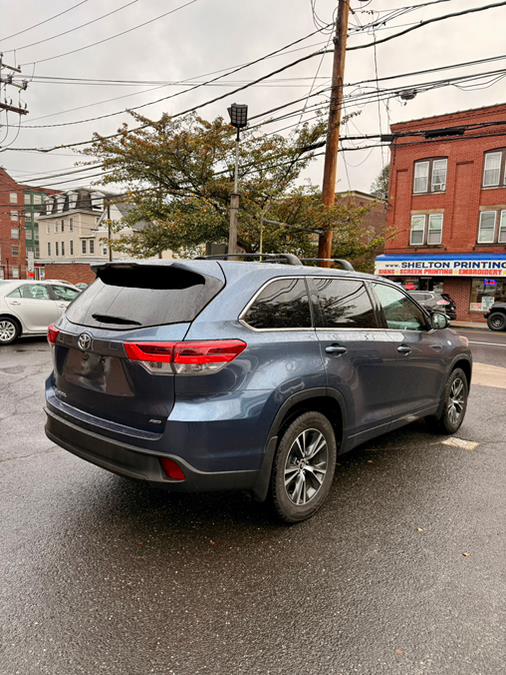 2018 Toyota Highlander LE V6 AWD (Natl), available for sale in Shelton, Connecticut | Center Motorsports LLC. Shelton, Connecticut 2018 Toyota Highlander LE V6 AWD (Natl), available for sale in Shelton, Connecticut | Center Motorsports LLC. Shelton, Connecticut