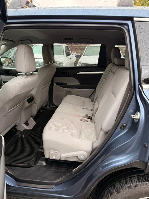 2018 Toyota Highlander LE V6 AWD (Natl), available for sale in Shelton, Connecticut | Center Motorsports LLC. Shelton, Connecticut 2018 Toyota Highlander LE V6 AWD (Natl), available for sale in Shelton, Connecticut | Center Motorsports LLC. Shelton, Connecticut