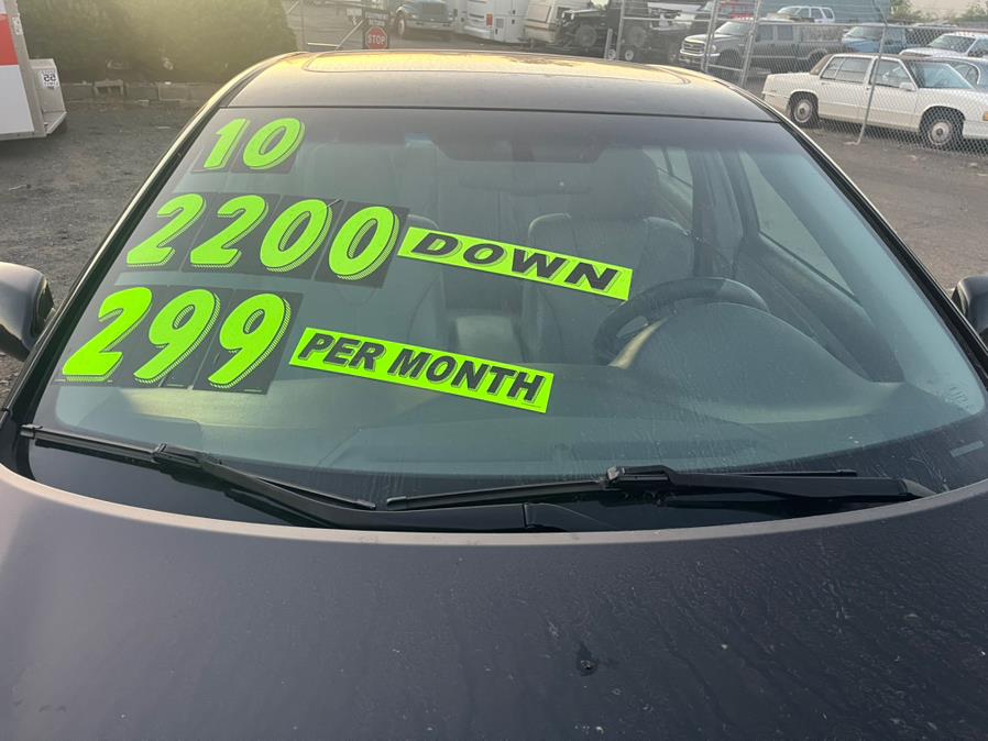 2010 Toyota Camry LE's photo