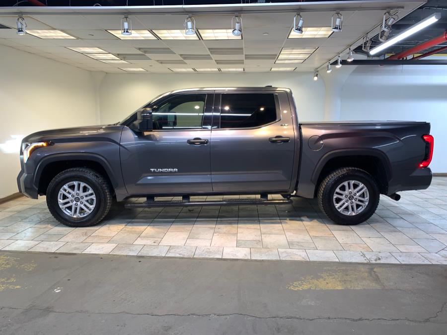 2022 Toyota Tundra SR5 CrewMax photo 4
