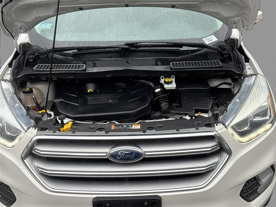 2017 Ford Escape Titanium 4WD, available for sale in Canton, Connecticut | Lava Motors. Canton, Connecticut 2017 Ford Escape Titanium 4WD, available for sale in Canton, Connecticut | Lava Motors. Canton, Connecticut