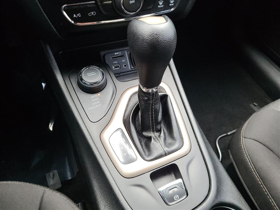 2014 Jeep Cherokee 4WD 4dr Altitude, available for sale in Canton, Connecticut | Lava Motors. Canton, Connecticut 2014 Jeep Cherokee 4WD 4dr Altitude, available for sale in Canton, Connecticut | Lava Motors. Canton, Connecticut