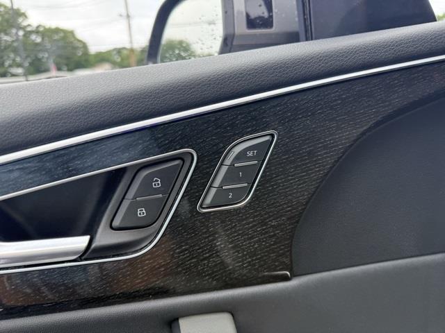 2019 Audi Q8 3.0T Premium Plus, available for sale in Stratford, Connecticut | Wiz Leasing Inc. Stratford, Connecticut 2019 Audi Q8 3.0T Premium Plus, available for sale in Stratford, Connecticut | Wiz Leasing Inc. Stratford, Connecticut