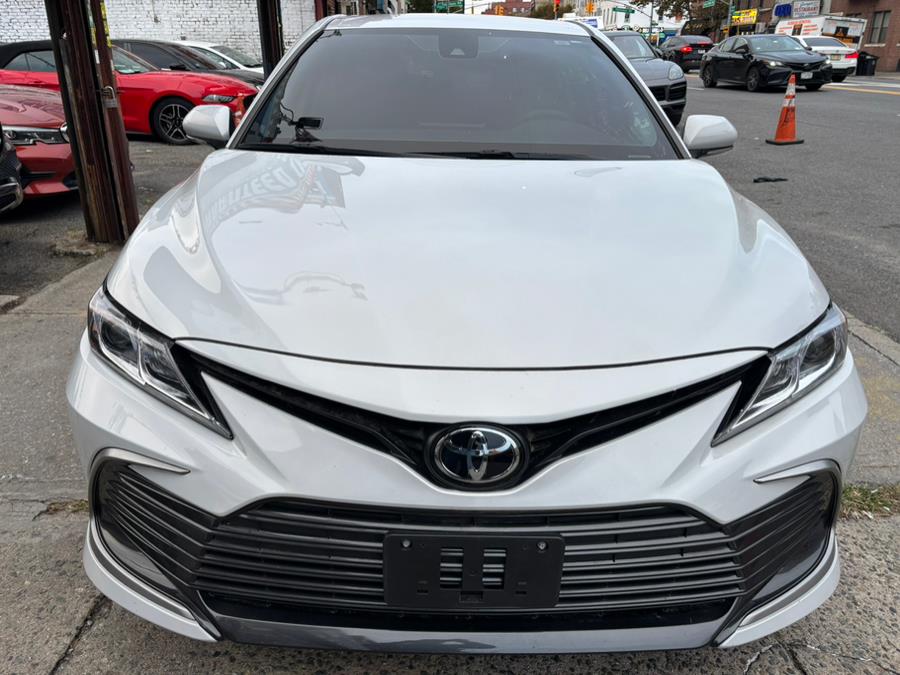 2022 Toyota Camry LE photo 2