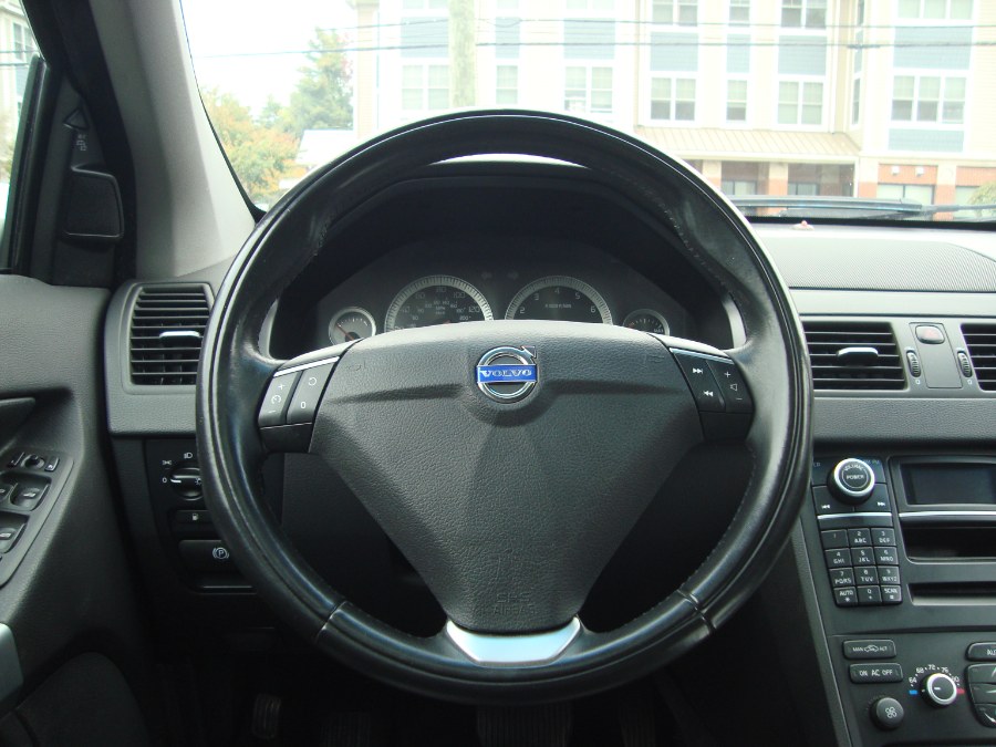 2014 Volvo XC90 AWD 4dr, available for sale in Manchester, Connecticut | Yara Motors. Manchester, Connecticut 2014 Volvo XC90 AWD 4dr, available for sale in Manchester, Connecticut | Yara Motors. Manchester, Connecticut