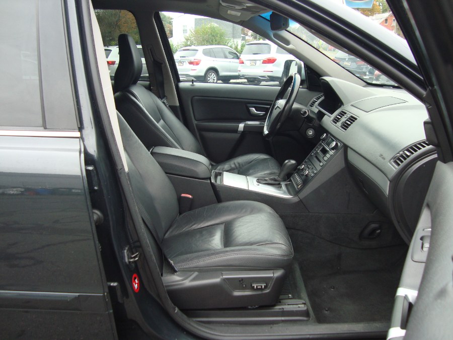 2014 Volvo XC90 AWD 4dr, available for sale in Manchester, Connecticut | Yara Motors. Manchester, Connecticut 2014 Volvo XC90 AWD 4dr, available for sale in Manchester, Connecticut | Yara Motors. Manchester, Connecticut