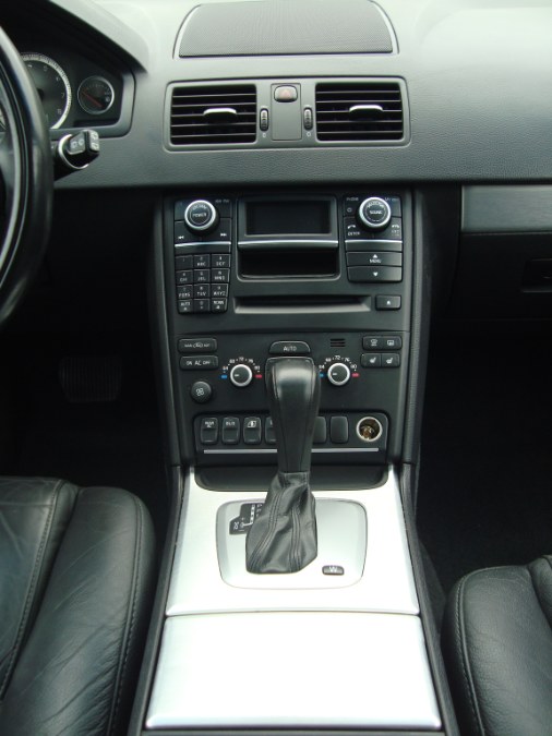 2014 Volvo XC90 AWD 4dr, available for sale in Manchester, Connecticut | Yara Motors. Manchester, Connecticut 2014 Volvo XC90 AWD 4dr, available for sale in Manchester, Connecticut | Yara Motors. Manchester, Connecticut
