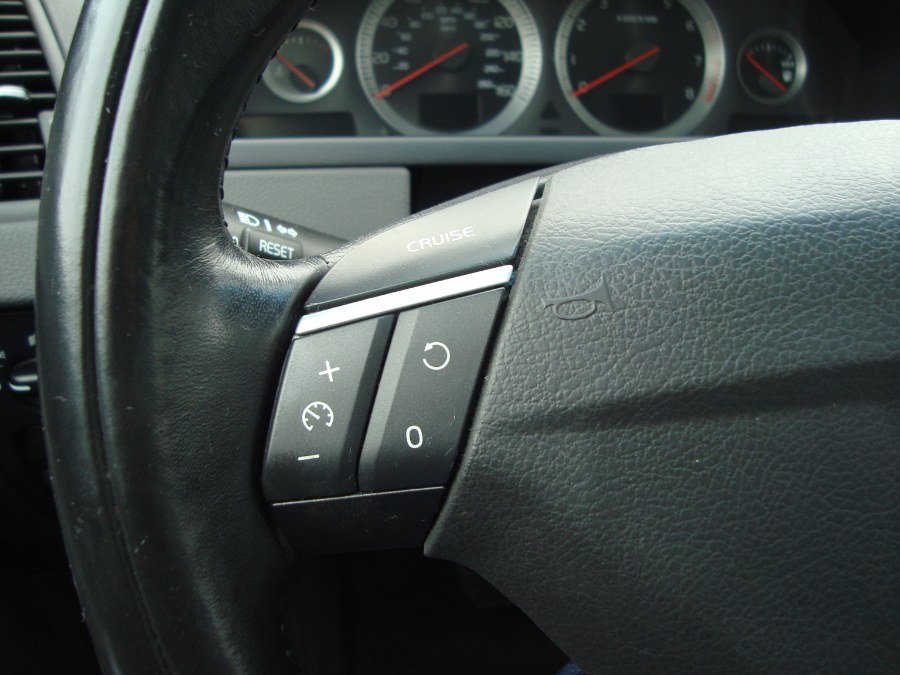 2014 Volvo XC90 AWD 4dr, available for sale in Manchester, Connecticut | Yara Motors. Manchester, Connecticut 2014 Volvo XC90 AWD 4dr, available for sale in Manchester, Connecticut | Yara Motors. Manchester, Connecticut