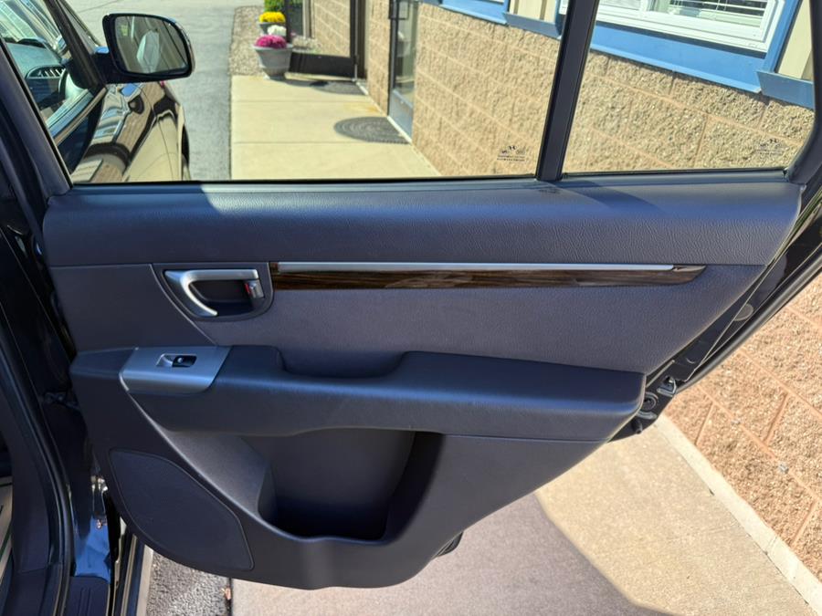 2010 Hyundai Santa Fe AWD 4dr V6 Auto SE, available for sale in East Windsor, Connecticut | Century Auto And Truck. East Windsor, Connecticut 2010 Hyundai Santa Fe AWD 4dr V6 Auto SE, available for sale in East Windsor, Connecticut | Century Auto And Truck. East Windsor, Connecticut