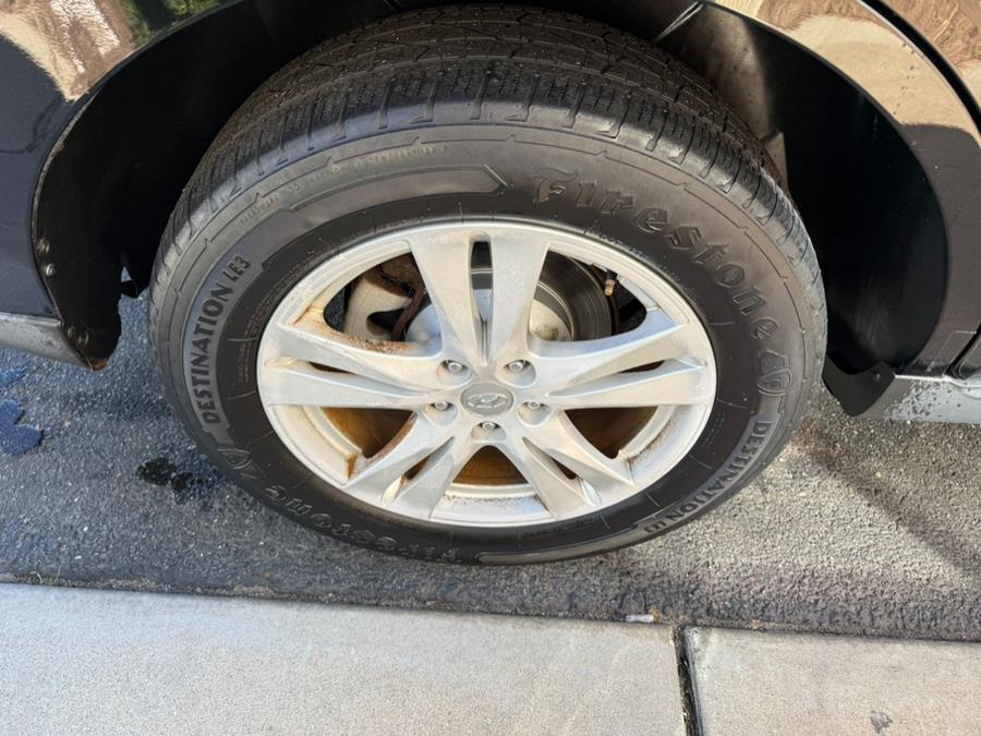 2010 Hyundai Santa Fe AWD 4dr V6 Auto SE, available for sale in East Windsor, Connecticut | Century Auto And Truck. East Windsor, Connecticut 2010 Hyundai Santa Fe AWD 4dr V6 Auto SE, available for sale in East Windsor, Connecticut | Century Auto And Truck. East Windsor, Connecticut
