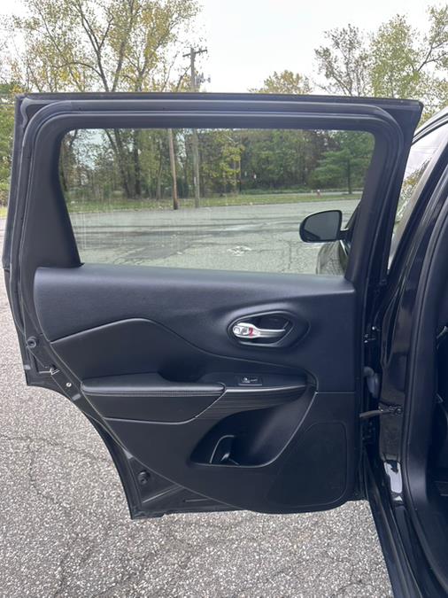 2016 Jeep Cherokee 4WD 4dr Limited, available for sale in Garfield, New Jersey | Mikes Auto Sales LLC. Garfield, New Jersey 2016 Jeep Cherokee 4WD 4dr Limited, available for sale in Garfield, New Jersey | Mikes Auto Sales LLC. Garfield, New Jersey