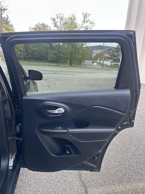 2016 Jeep Cherokee 4WD 4dr Limited, available for sale in Garfield, New Jersey | Mikes Auto Sales LLC. Garfield, New Jersey 2016 Jeep Cherokee 4WD 4dr Limited, available for sale in Garfield, New Jersey | Mikes Auto Sales LLC. Garfield, New Jersey