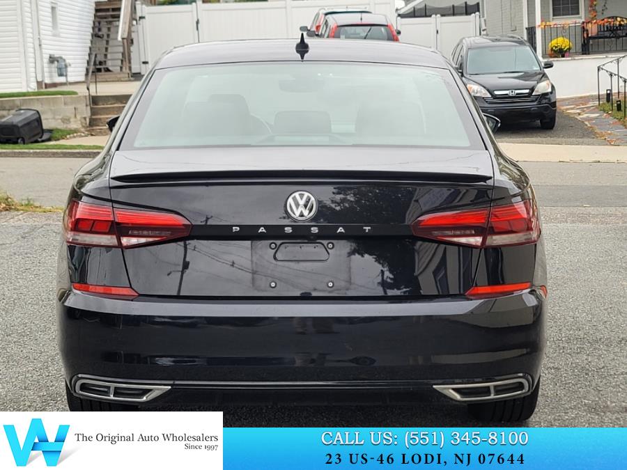 2021 Volkswagen Passat 2.0T R-Line photo 4