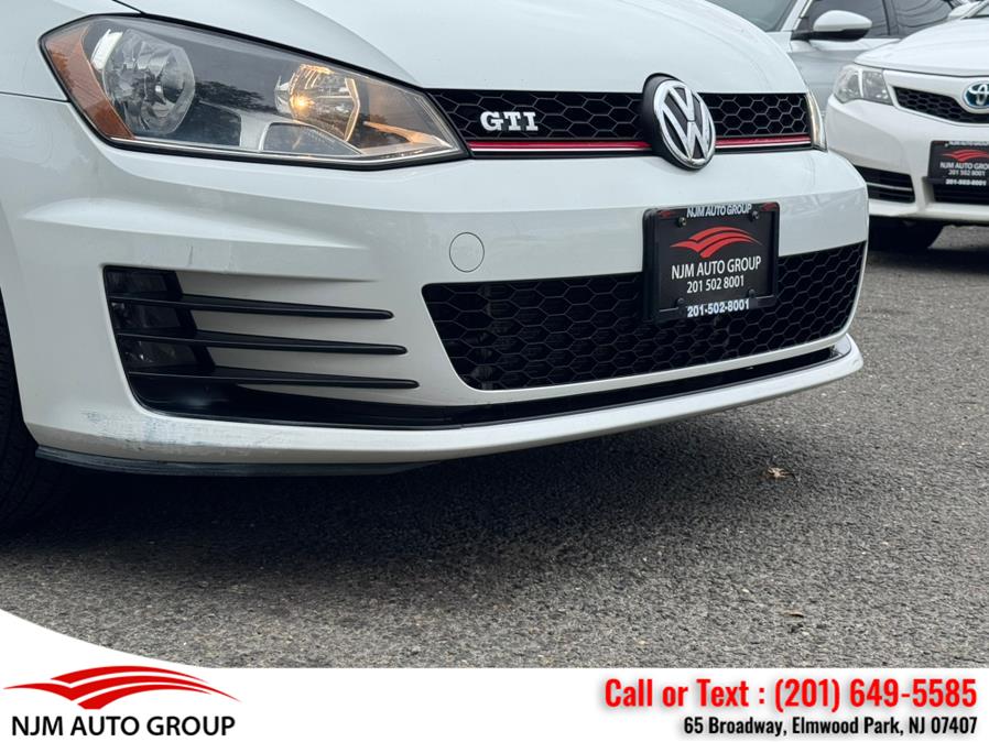 2016 Volkswagen Golf GTI SE photo 2