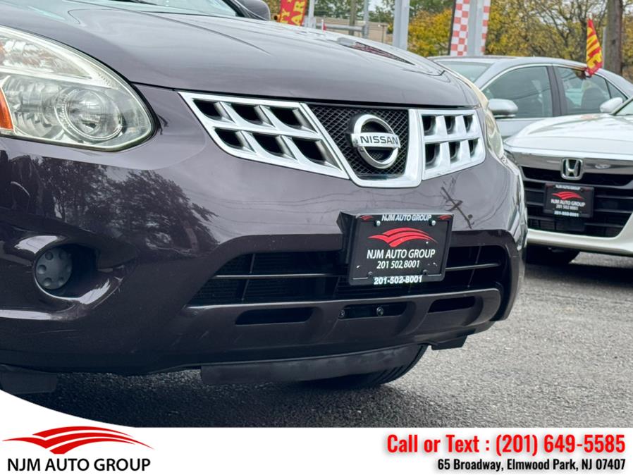 2012 Nissan Rogue SV photo 2