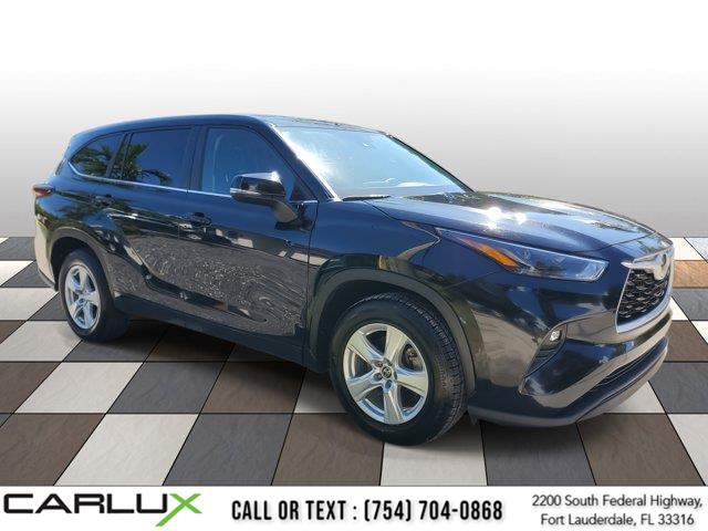 2024 Toyota Highlander LE photo 3