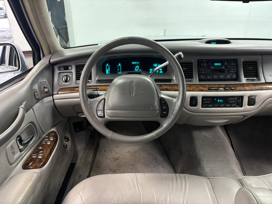 1997 Lincoln Town Car 4dr Sdn Executive, available for sale in Elizabeth, New Jersey | Dream Auto Group. Elizabeth, New Jersey 1997 Lincoln Town Car 4dr Sdn Executive, available for sale in Elizabeth, New Jersey | Dream Auto Group. Elizabeth, New Jersey