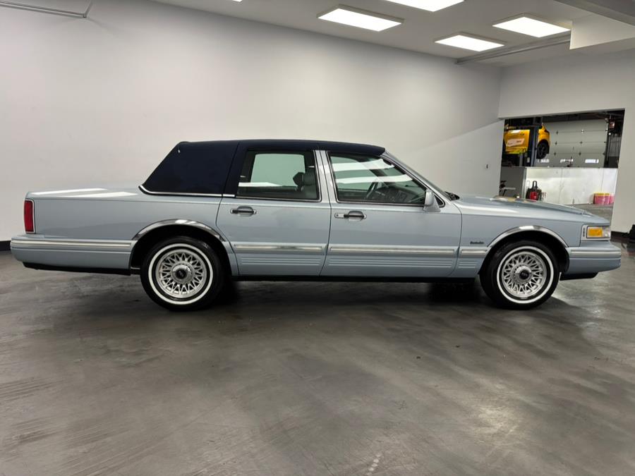 1997 Lincoln Town Car 4dr Sdn Executive, available for sale in Elizabeth, New Jersey | Dream Auto Group. Elizabeth, New Jersey 1997 Lincoln Town Car 4dr Sdn Executive, available for sale in Elizabeth, New Jersey | Dream Auto Group. Elizabeth, New Jersey