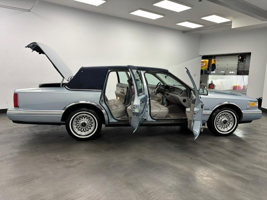 1997 Lincoln Town Car 4dr Sdn Executive, available for sale in Elizabeth, New Jersey | Dream Auto Group. Elizabeth, New Jersey 1997 Lincoln Town Car 4dr Sdn Executive, available for sale in Elizabeth, New Jersey | Dream Auto Group. Elizabeth, New Jersey