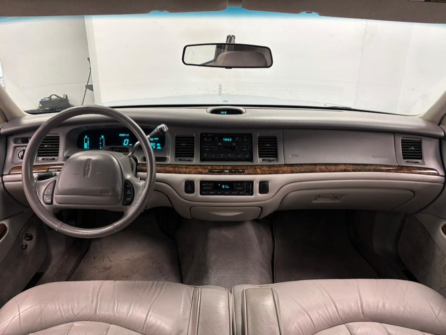 1997 Lincoln Town Car 4dr Sdn Executive, available for sale in Elizabeth, New Jersey | Dream Auto Group. Elizabeth, New Jersey 1997 Lincoln Town Car 4dr Sdn Executive, available for sale in Elizabeth, New Jersey | Dream Auto Group. Elizabeth, New Jersey