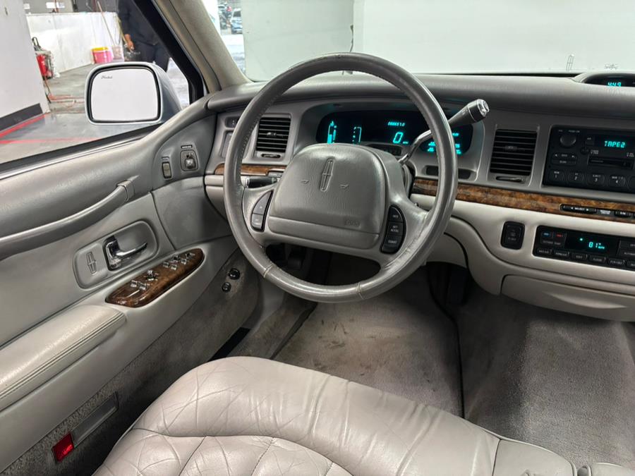 1997 Lincoln Town Car 4dr Sdn Executive, available for sale in Elizabeth, New Jersey | Dream Auto Group. Elizabeth, New Jersey 1997 Lincoln Town Car 4dr Sdn Executive, available for sale in Elizabeth, New Jersey | Dream Auto Group. Elizabeth, New Jersey