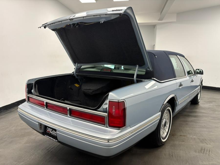 1997 Lincoln Town Car 4dr Sdn Executive, available for sale in Elizabeth, New Jersey | Dream Auto Group. Elizabeth, New Jersey 1997 Lincoln Town Car 4dr Sdn Executive, available for sale in Elizabeth, New Jersey | Dream Auto Group. Elizabeth, New Jersey