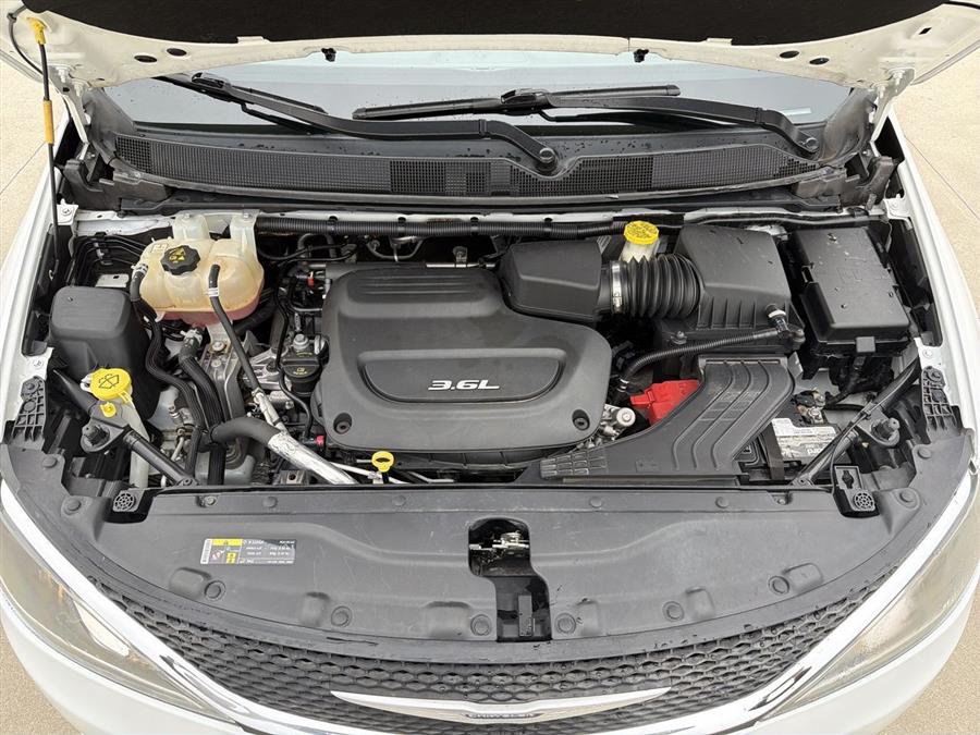 2017 Chrysler Pacifica Touring L, available for sale in Elida, Ohio | Josh's All Under Ten LLC. Elida, Ohio 2017 Chrysler Pacifica Touring L, available for sale in Elida, Ohio | Josh's All Under Ten LLC. Elida, Ohio