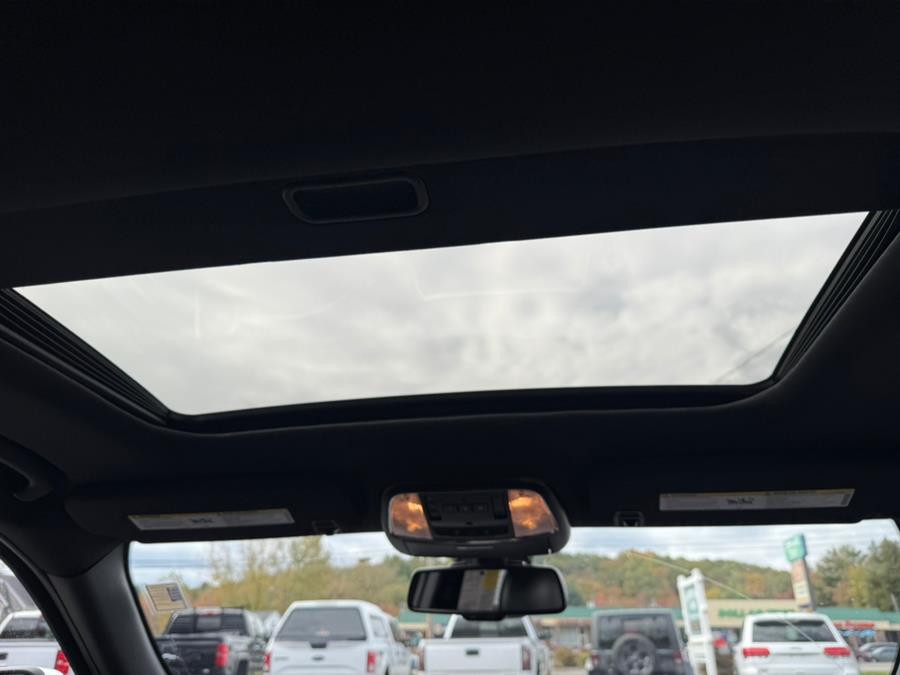 2015 Jeep Grand Cherokee 4WD 4dr Limited, available for sale in Southwick, Massachusetts | Country Auto Sales. Southwick, Massachusetts 2015 Jeep Grand Cherokee 4WD 4dr Limited, available for sale in Southwick, Massachusetts | Country Auto Sales. Southwick, Massachusetts