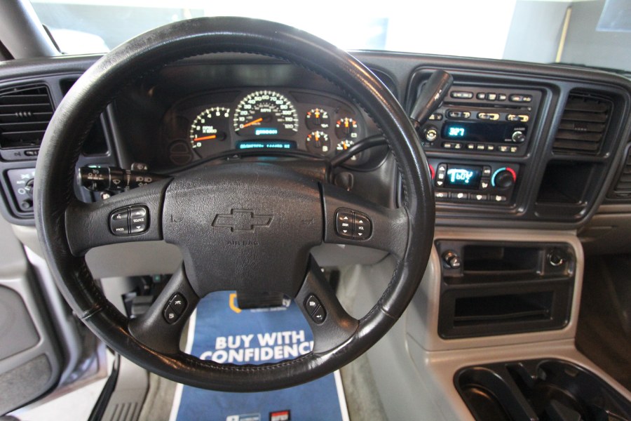 2004 Chevrolet Suburban 4dr 1500 LT, available for sale in Garden Grove, California | U Save Auto Auction. Garden Grove, California 2004 Chevrolet Suburban 4dr 1500 LT, available for sale in Garden Grove, California | U Save Auto Auction. Garden Grove, California